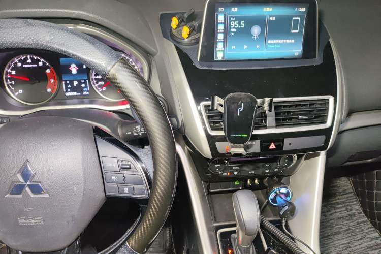 Used Mitsubishi Eclipse Cross 2021 1.5T CVT Two-Wheel Drive Dream Edition Audio And AC Panel