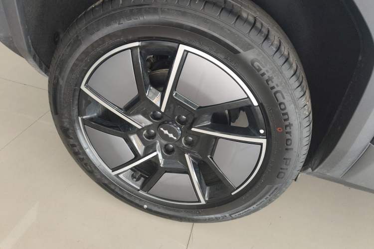 Used Formula Leopard Titanium 3 2025 501 km All-Wheel Drive Intelligent Driving Max Edition