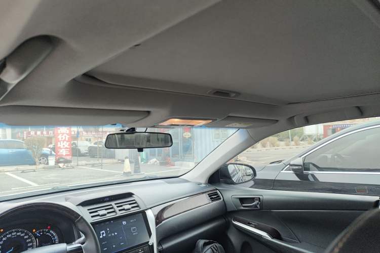 Used Toyota Camry 2016 2.0G 10th Anniversary Leading Edition
