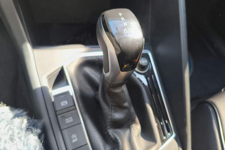 Used Volkswagen Tayron 2021 280TSI Two-Wheel Drive Comfort Connect Edition Gear Lever