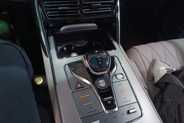 Used BYD Tang New Energy 2024 DM-p Champion Edition 215KM Four-Wheel Drive Deluxe Model Gear Lever