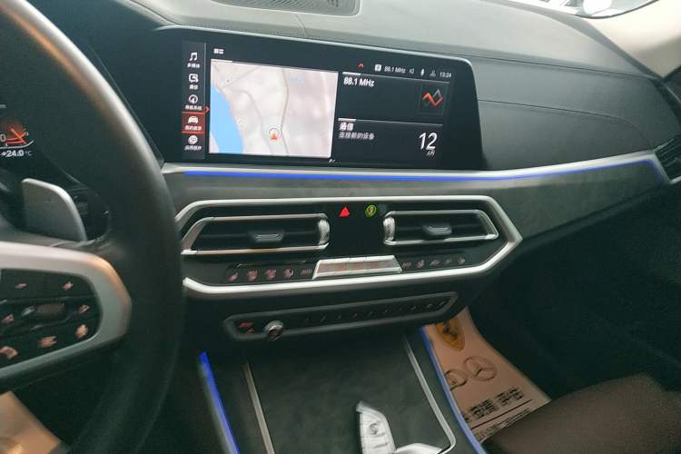 Used BMW X5 2022 xDrive40i M Sport Package Audio And AC Panel