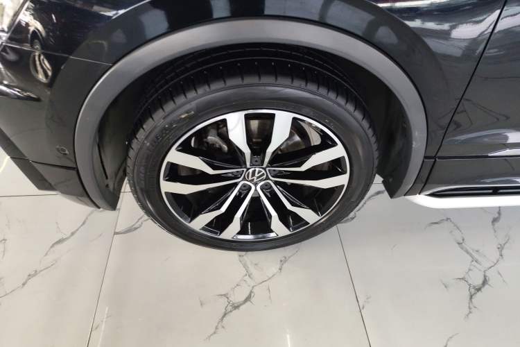 Used Volkswagen Tiguan L 2021 380TSI Automatic All-Wheel Drive R-Line Comfort Plus 7-Seater