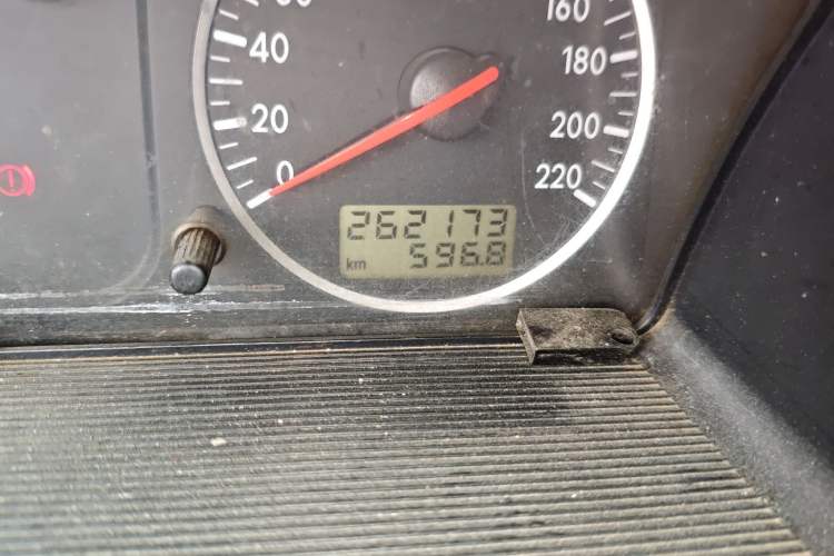 Used Volkswagen Santana Vista 2008 1.8L Manual Sishang Model Odometer Close Up