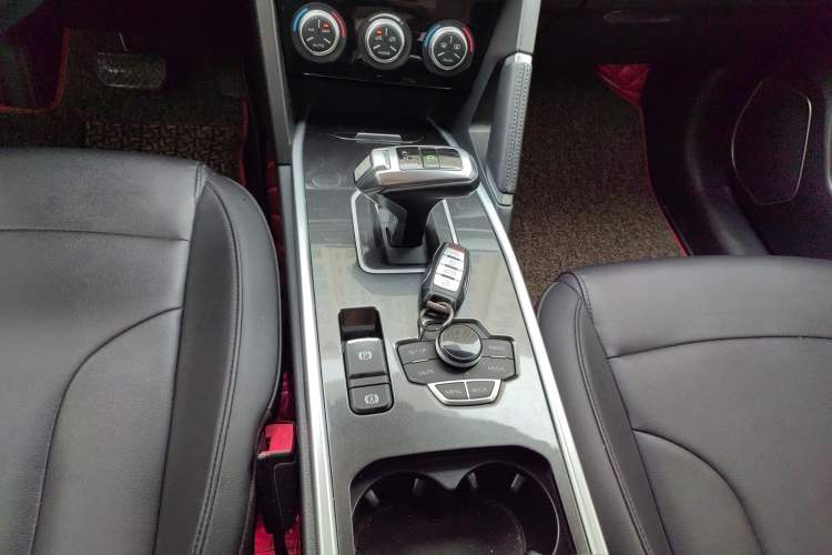 Used Haval H6 2018 Blue Label Sport Edition 1.5T Automatic Two-Wheel Drive Elite Model Gear Lever