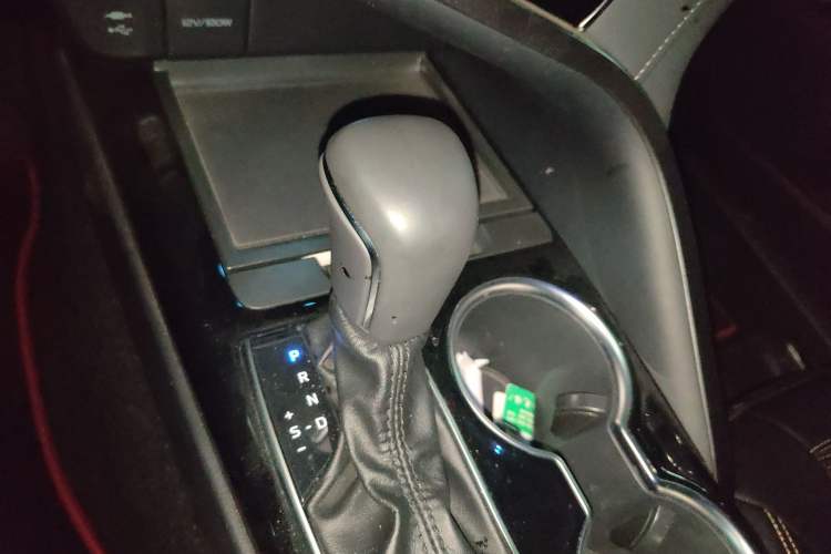 Used Toyota Camry 2019 2.5S FENGSHANG Version China V Standard Gear Lever