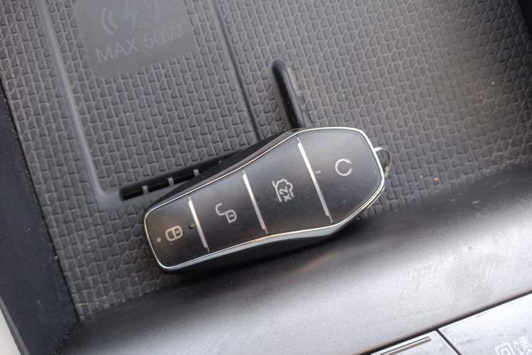 Used BYD Yuan UP 2025 Intelligent Driving Version 401 km Beyond-Range Edition