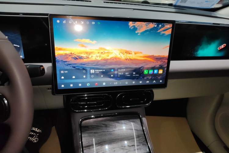 Used Leapmotor C11 2024 Range-Extended 300 Luxury Edition Audio And AC Panel