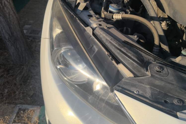 Used Mazda 3 Axela 2014 Sedan 1.5L Automatic Luxury Model
