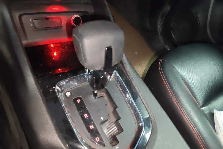 Used Soueast DX3 2016 1.5T CVT Flagship Model Gear Lever