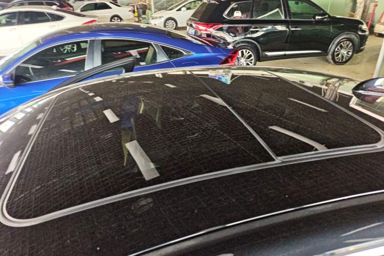 Used Hongqi H5 2020 1.8T Automatic Smart Connect Flagship Edition Roof