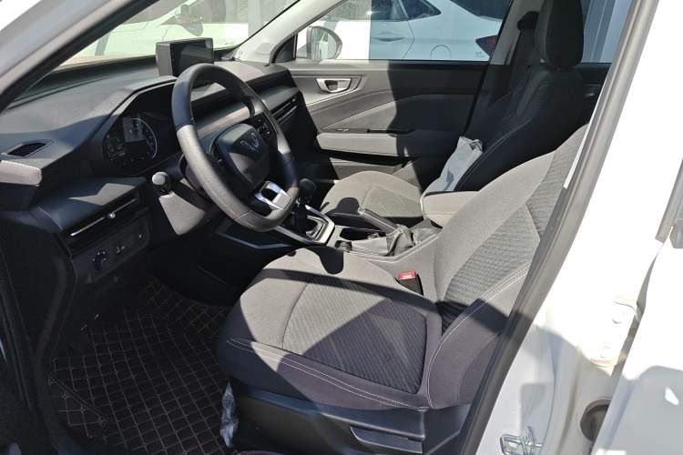 Used Wuling Alvez 2022 1.5L Manual Free-Style Model