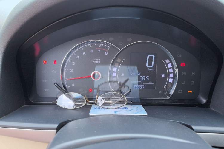 Used Roewe 350 2015 1.5L Manual Luxury Sunroof Edition