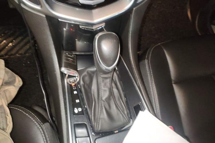 Used Cadillac SRX 2013 3.0L Comfort Model Gear Lever