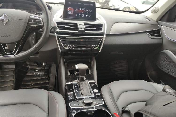 Used BORGWARD BX5 2017 20TGDI Automatic Two-Wheel Drive Pioneer Edition
