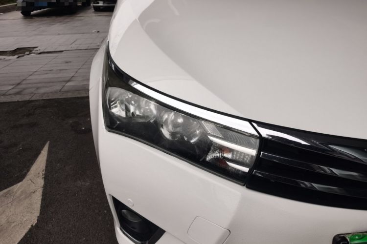 Used Toyota Corolla 2014 1.6L CVT GL-i Right Front Headlight