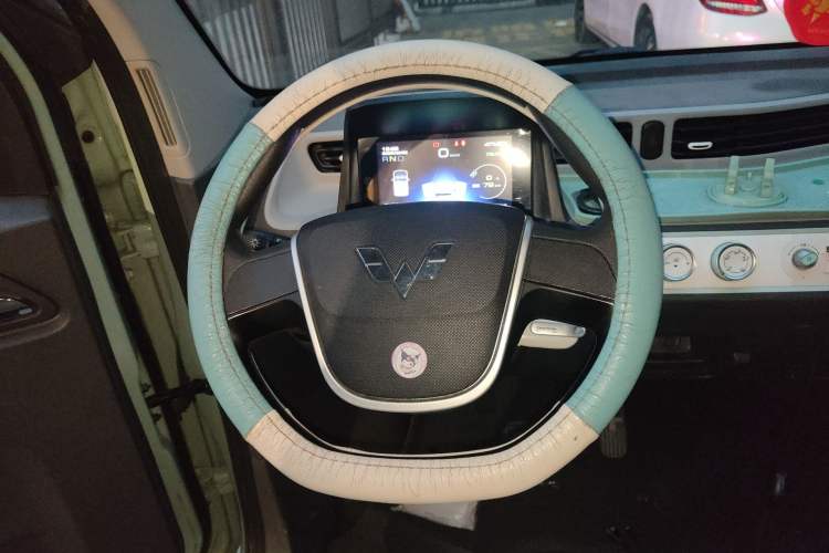 Used Wuling Hongguang MINIEV 2022 Macaron Premium Model – Lithium Iron Phosphate Steering Wheel