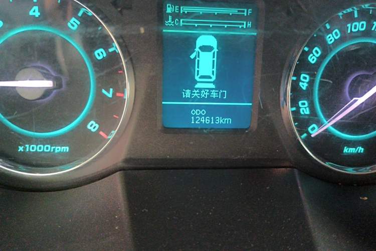 Used JAC Group Refine M5 2013 2.0T Gasoline Manual Business Edition Odometer Close Up