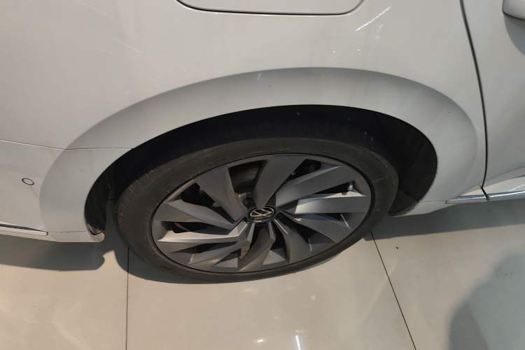 Used Volkswagen FAW-Volkswagen CC 2021 330TSI Launch Edition Right Rear Wheel Hub