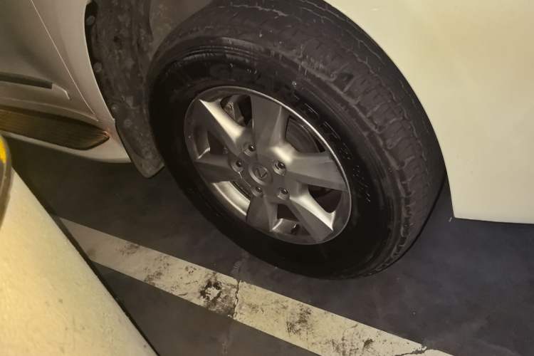 Used Lexus LX 2009 570
