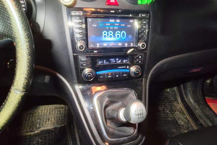 Used Haval H6 2015 Upgraded Model 1.5T Manual Two-Wheel Drive Elite Version