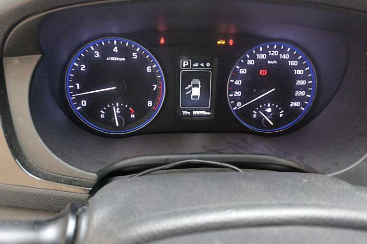 Used Hyundai Mistra 2016 1.8L Automatic Smart GLS Odometer Close Up