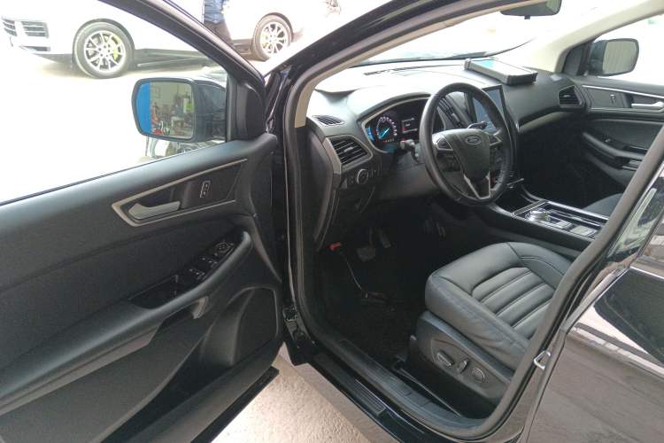 Used Ford Edge 2020 EcoBoost 245 Two-Wheel-Drive Platinum Edition 5 Seats