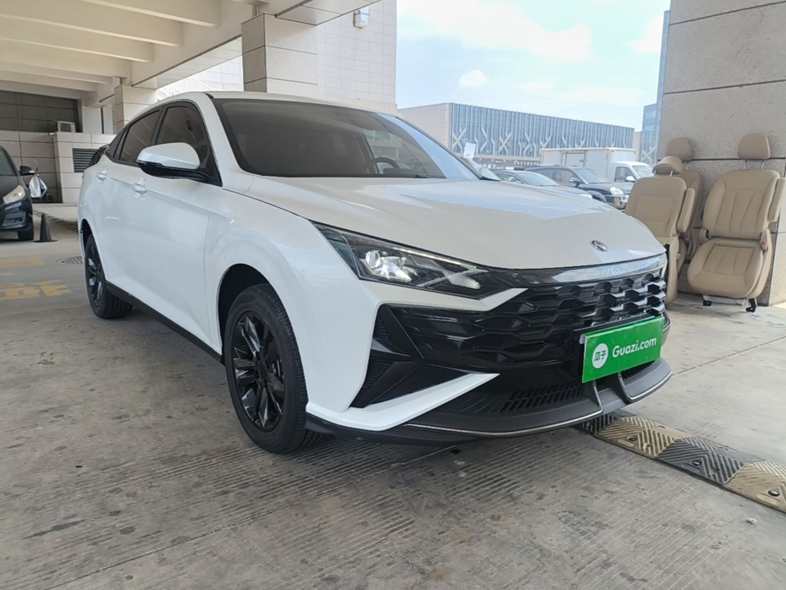 Dongfeng Aeolus Yixuan 2025 1.5L Automatic Luxury Version - Luxury — снимка 3