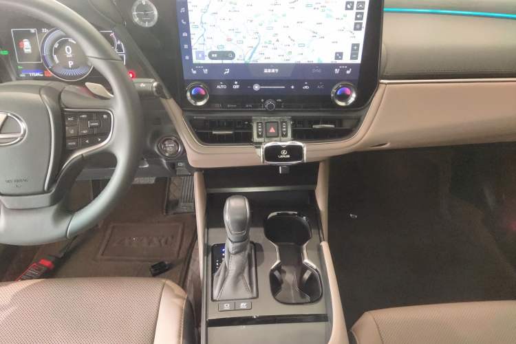 Used Lexus ES 2025 300h Deluxe Edition
