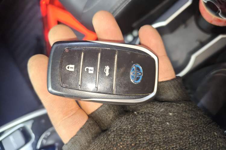 Used Toyota Levin 2016 Dual-Engine 1.8H GS-L E-CVT Leading Edition Vehicle Key