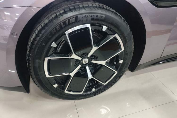 Used Xiaomi Auto SU7 2024 Rear-Drive Long-Range Intelligent Driving Version
