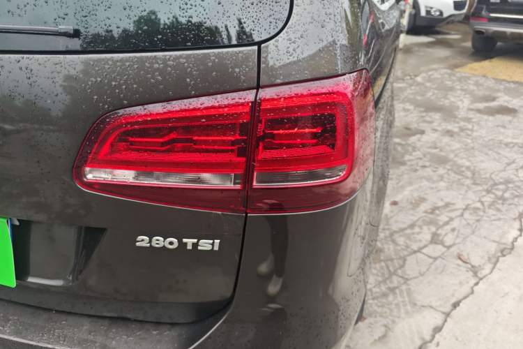 Used Volkswagen Sharan 2016 280TSI Enjoyment Model 7-Seater
