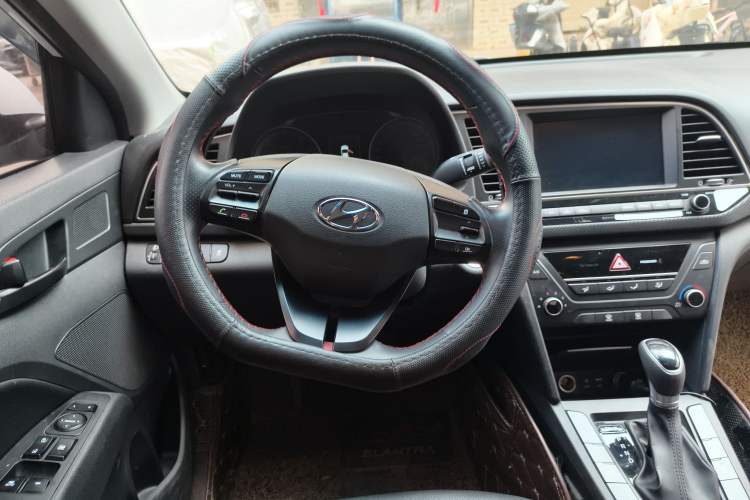 Used Hyundai Elantra (6th Generation / Lingdong) 2018 1.4T Dual-Clutch Xuan Dong · Dynamic Edition Steering Wheel