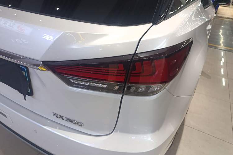 Used Lexus RX 2020 300 4x4 Elegant Edition China VI Right Rear Taillight