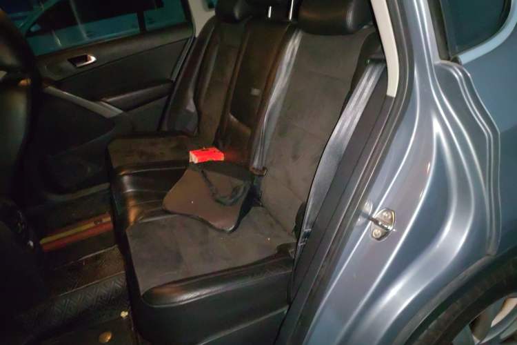 Used Volkswagen Tiguan 2010 2.0 TSI Automatic All-Wheel Drive Flagship Navigation Edition Left Rear Seat