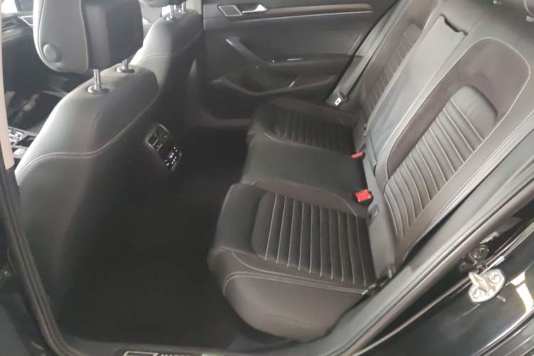 Used Volkswagen Magotan 2020 330TSI DSG Luxury Edition Left Rear Seat