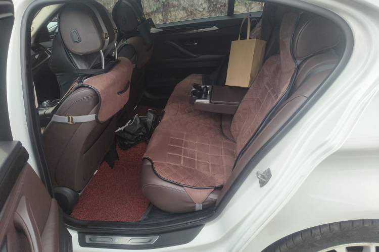 Used BMW 5 Series 2014 525Li Luxury Design Package Left Rear Seat