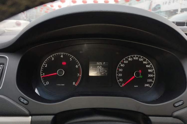 Used Volkswagen Sagitar 2014 1.6L Automatic Comfort Model Instrument Cluster