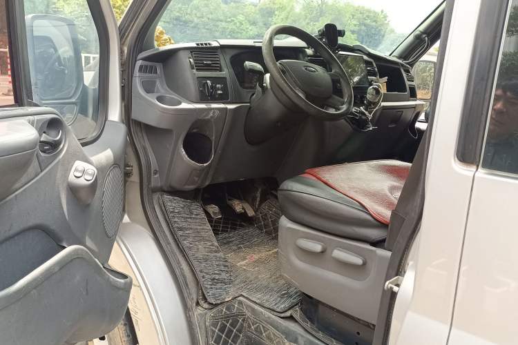 Used Ford Transit Custom 2016 2.2T Short-Wheelbase 6-Seater Mid-Roof Multi-Purpose Vehicle