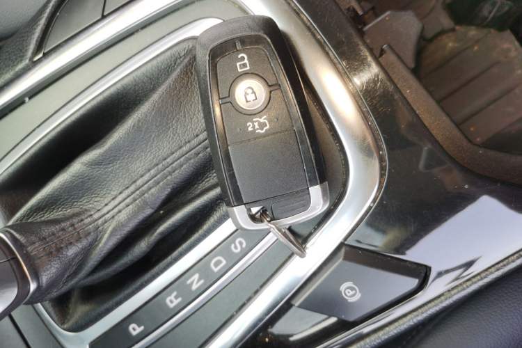 Used Ford Edge 2018 EcoBoost 245 Two-Wheel-Drive Titanium 7-Seater China VI Standard