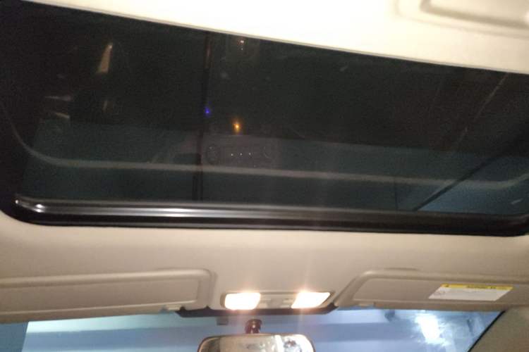 Used Honda Civic 2009 1.8L automatic luxury edition Headliner