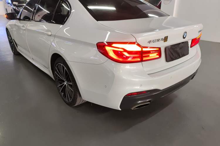 Used BMW 5 Series 2019 Facelifted 530Li Leading Edition M Sport Package