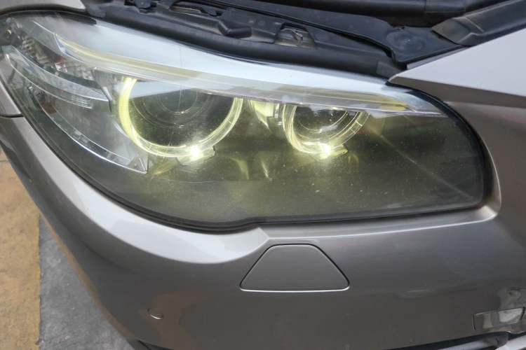 Used BMW 5 Series 2014 528Li Leading Model
