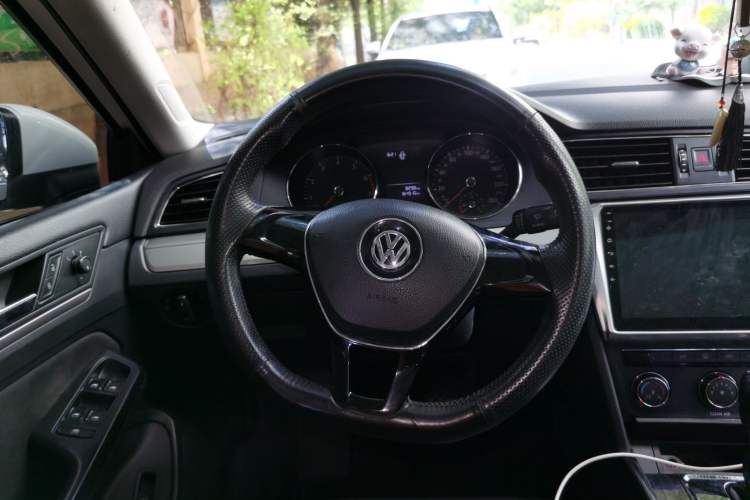 Used Volkswagen Lamando 2015 230TSI DSG Fashion Edition Steering Wheel
