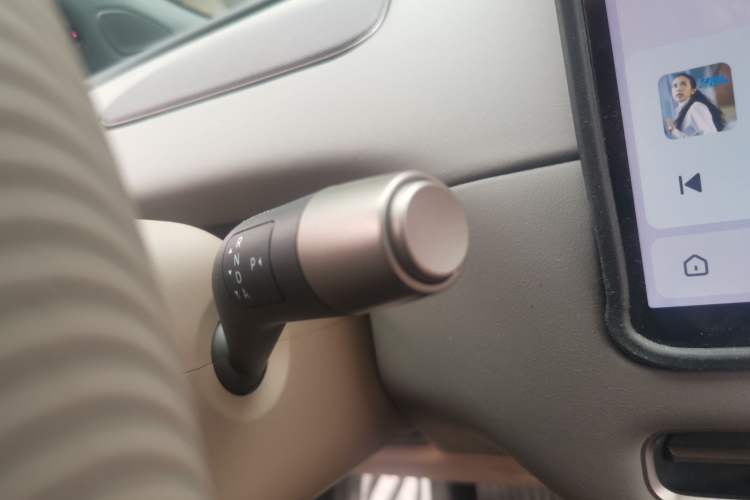 Used Li Auto i6 2025 Model Two-Wheel-Drive Standard Type Gear Lever