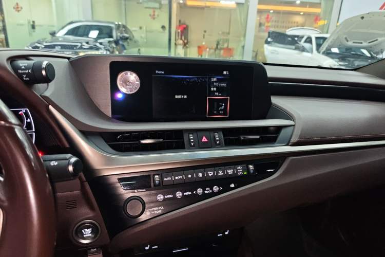 Used Lexus ES 2020 200 Excellence Edition Audio And AC Panel