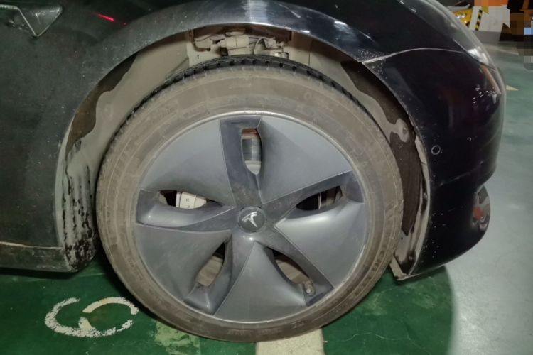 Used Tesla Model 3 2019 Standard Range Rear-Drive Upgraded Version Right Front Wheel Hub