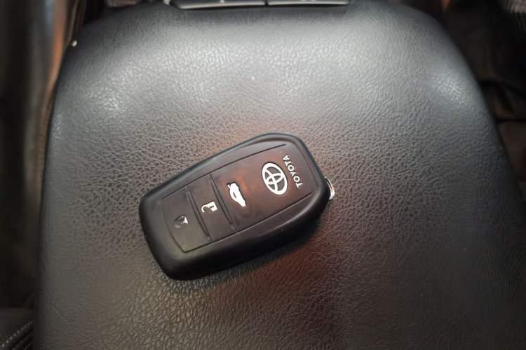 Used Toyota Prado 2016 2.7L Automatic Standard Edition
