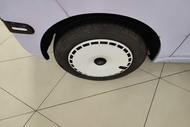 Used Chery QQ Ice Cream 2024 Edition Youth Version 205km Sundae Left Front Wheel Hub