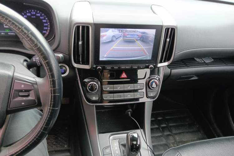 Used Hyundai ix35 2018 2.0L Automatic 2WD Zhiyong·Changxiang Edition Audio And AC Panel